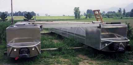 Houseboat_5_b.jpg (9343 bytes)