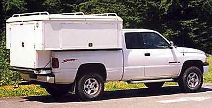 White_Truck_b.jpg (14480 bytes)